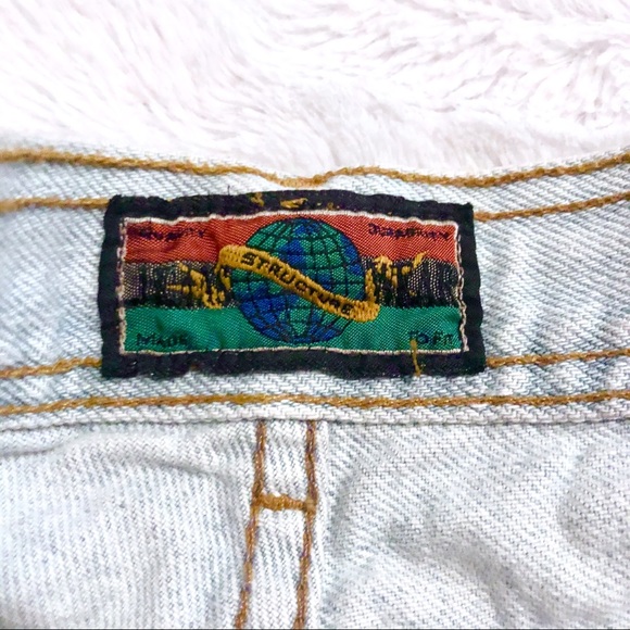 SOLD ON DEPOP Vintage Light High Rise Mom Jeans - Picture 5 of 6